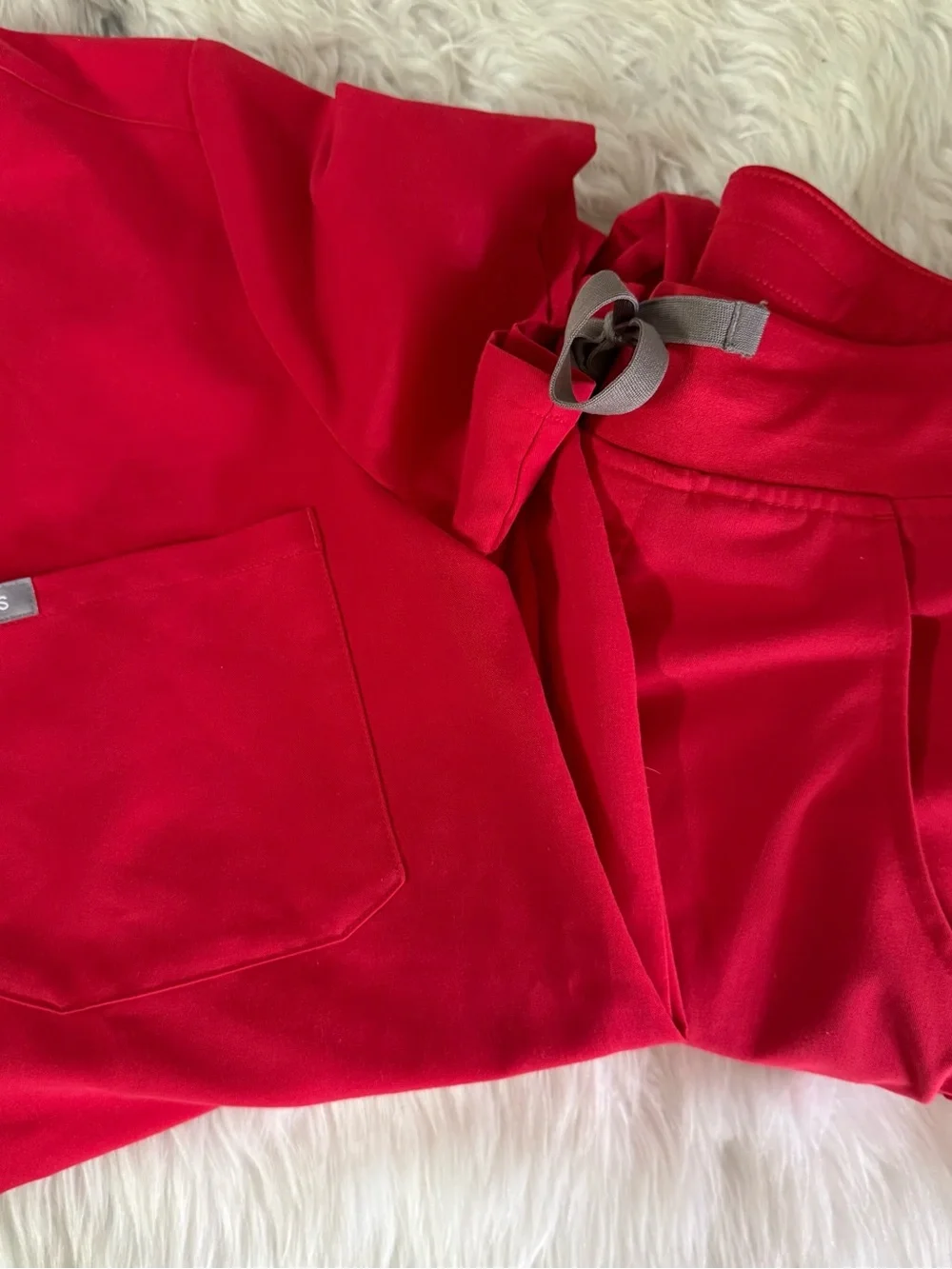 FIGS Scrub Set XS Tall Zamora Pants Catalina Top Red Technical Collection